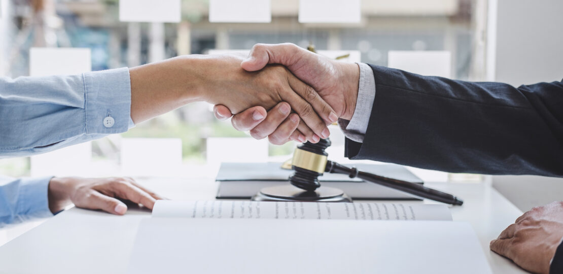 Handshake after good cooperation, Businesswoman Shaking hands wi
